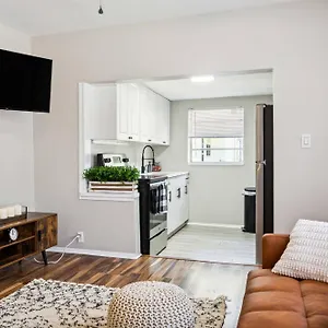  Holiday home Cozy Bayshore - A Perfectly Located Paradise United States